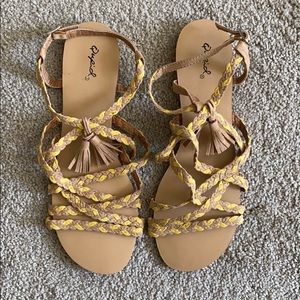 qupid tassel sandals